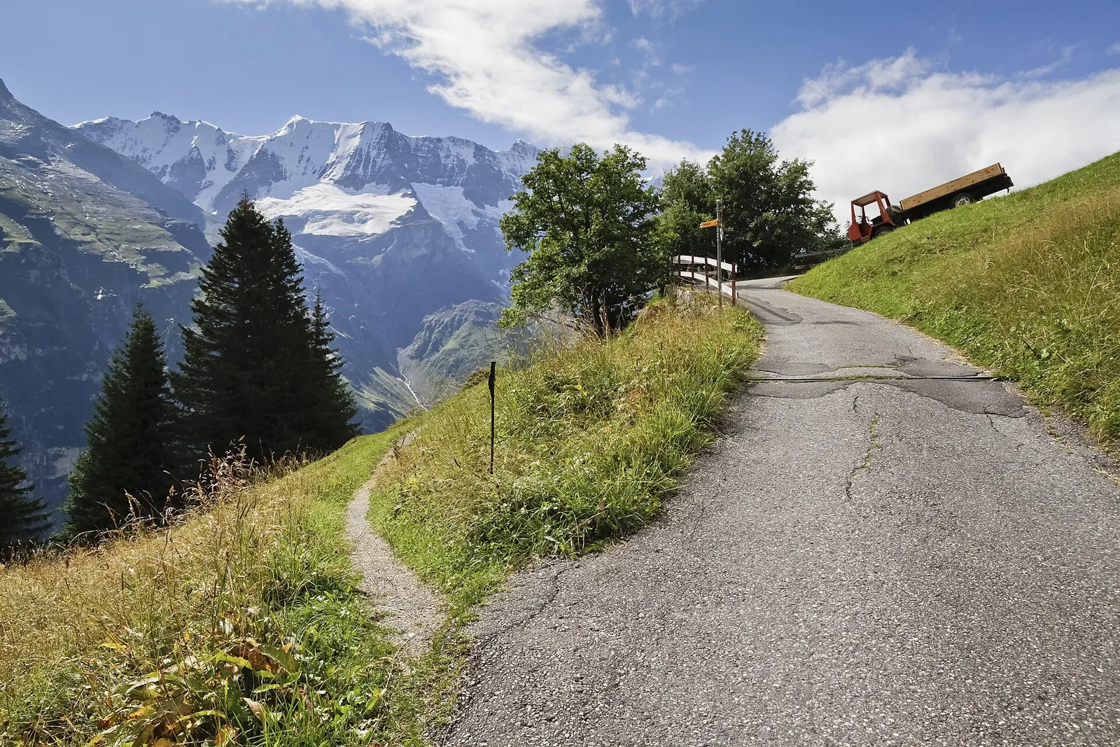 Hiking trail in the Bernese Oberland, Switzerland