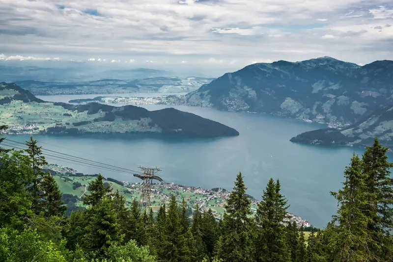 Le Bürgenstock au-dessus du lac des Quatre-Cantons, Nidwald