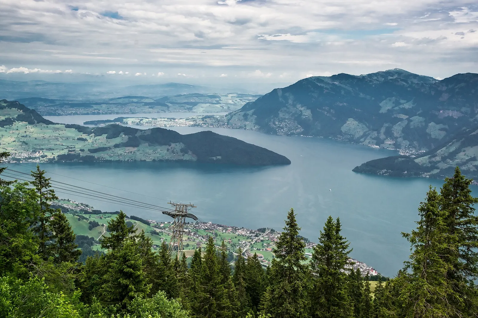 Le Bürgenstock au-dessus du lac des Quatre-Cantons, Nidwald