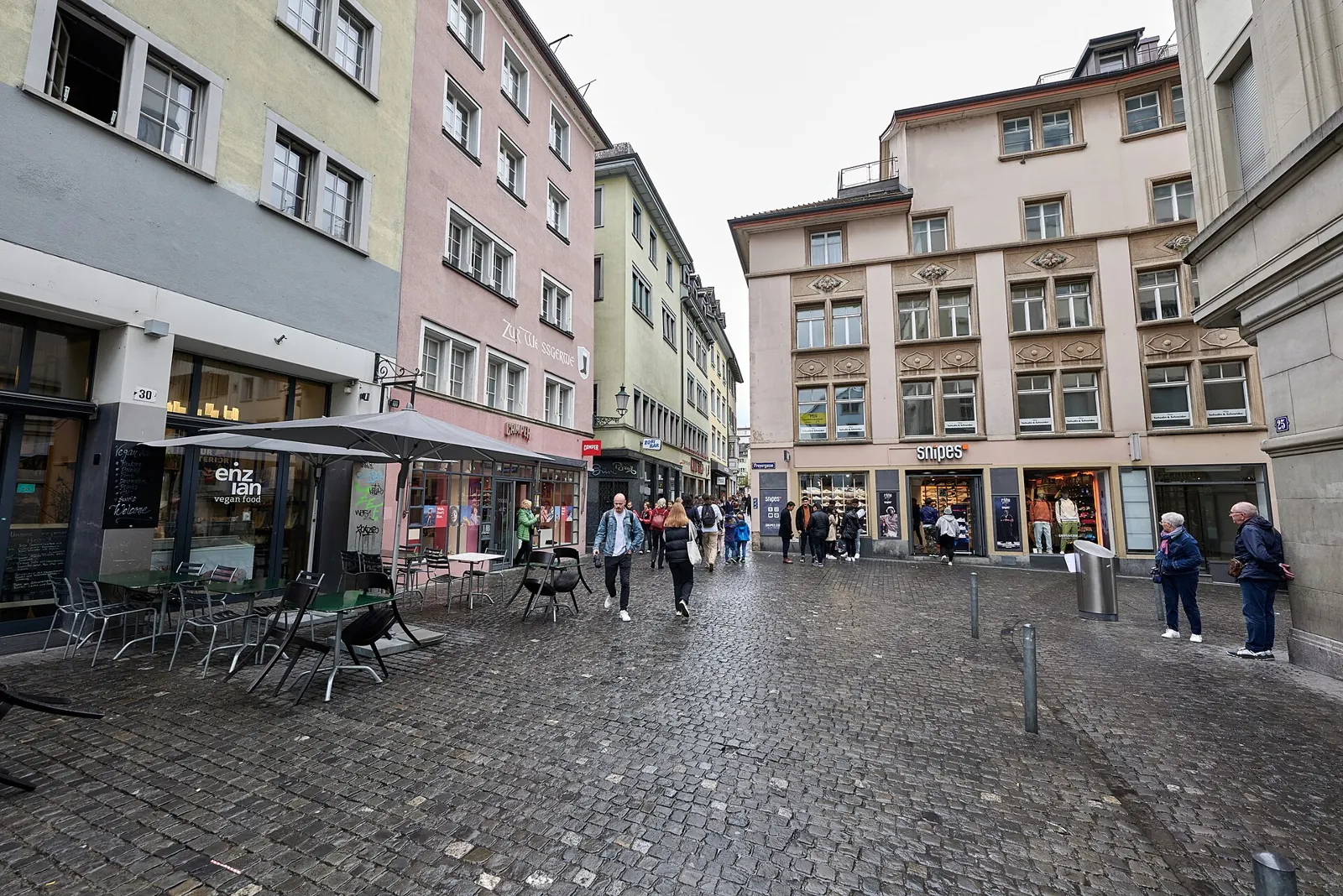 The Niederdorf lanes in Zurich's old town, the best area to stay